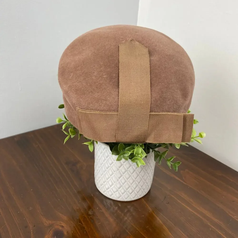 Vintage Carson Prairie Scott Brown Peachbloom Brown Velour Beret Hat Medium Bow - Picture 3 of 8